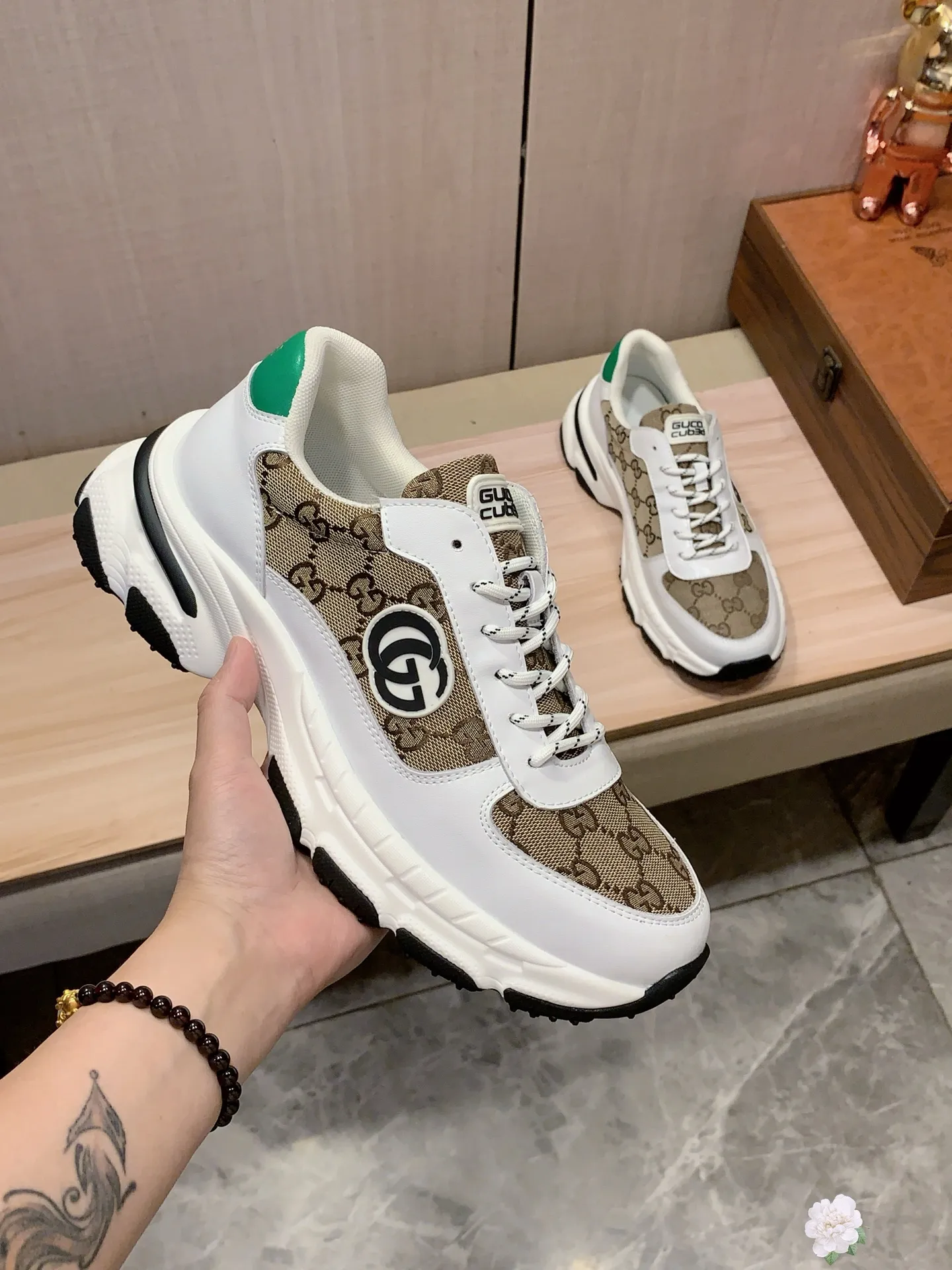 Men's men's shoes💰460💰💰🎩🎩[Lightning][Lightning] "Gucci*" The latest • popular casual shoes, top brand [seduce] luxury ~ purchasing agency, top ~ quality. [Strong] The upper is made of imported breathable cowhide with material ➕ breathable sheepskin feet (•) and fine workmanship. The original stylish and stylish soft rubber wear-resistant and non-slip outsole is light and comfortable on the feet. The real thing looks better when photographed in person. Code 111: Code: 38-44, 3️⃣ colors selected